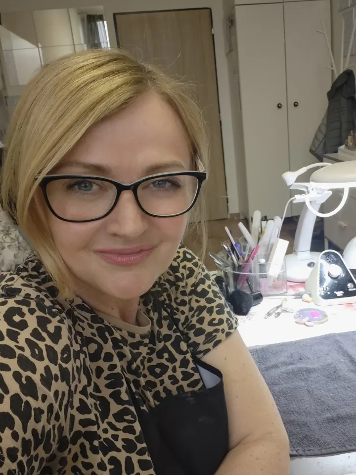 Petra Šlachtová — Nehty FM